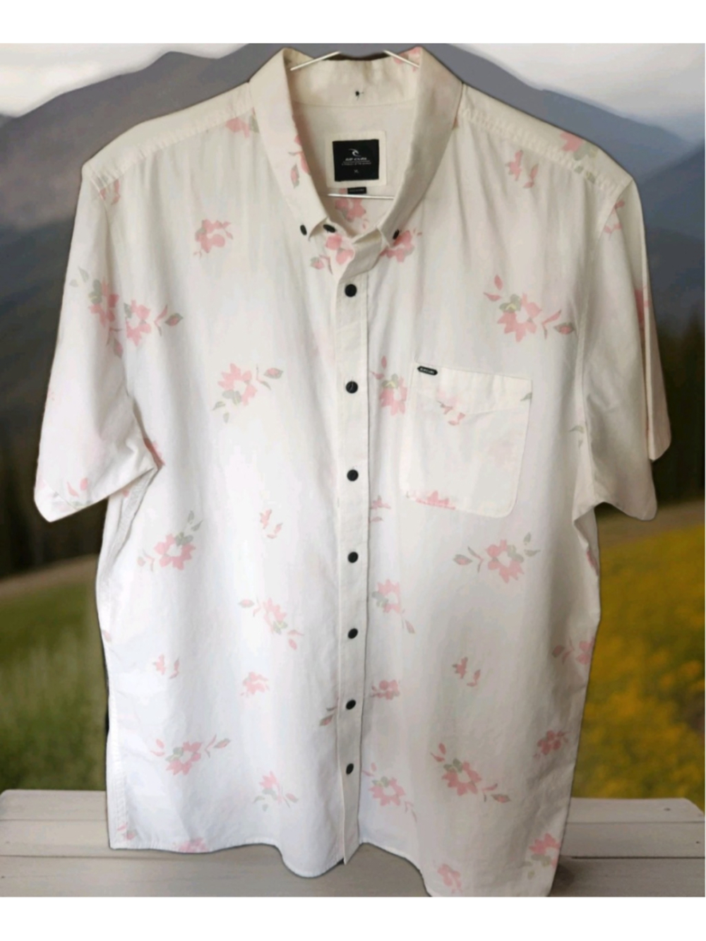 RIP CURL Mens Hawaiian Shirt XL Button Up Short Sleeve Pocket Reverse Print